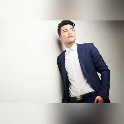 侯柏凤